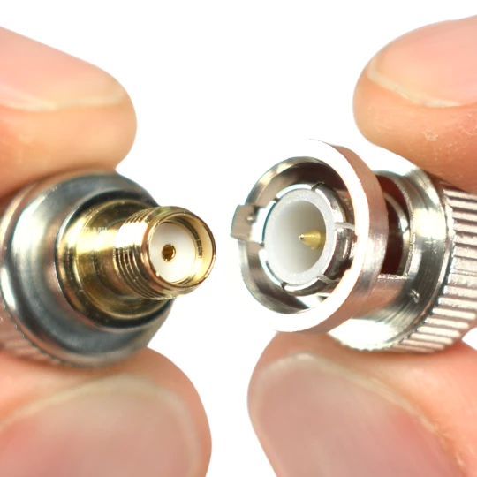 Zdjęcie produktu Adapter BNC wtyk męski na gniazdo żeńskie SMA-F RF 50 Ohm Pigtail (1)